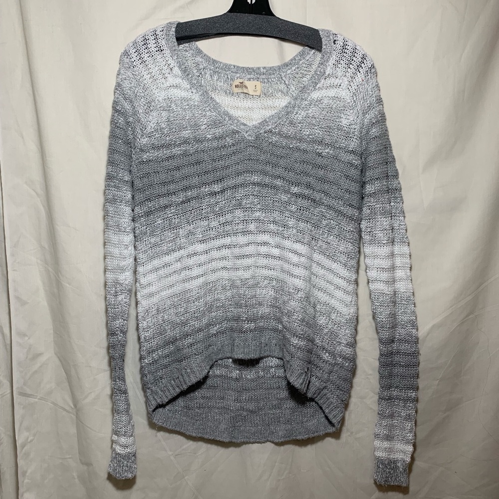 🛍 Hollister glittery sweater